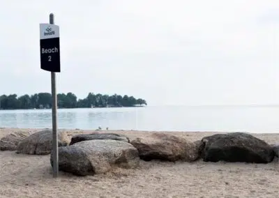 Scenic view of Innisfil Beach Park nestled along the shores of Lake Simcoe, conveniently located near CozyCotts villa.